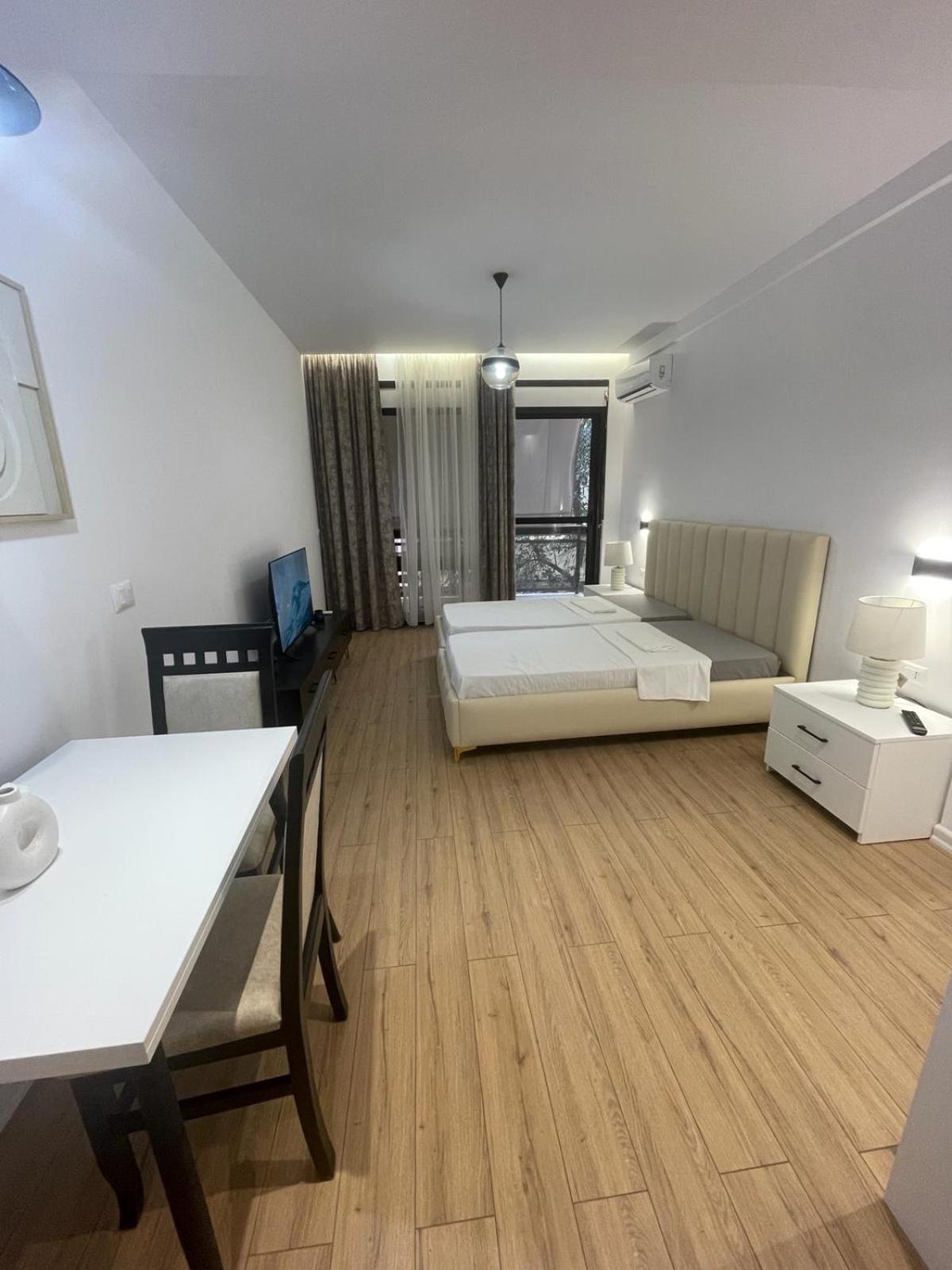 Suite Dolce Vita Tirana Esterno foto